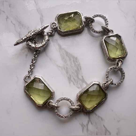 Green Stone and Silver-Tone Toggle Clasp Bracelet - Picture 6 of 9
